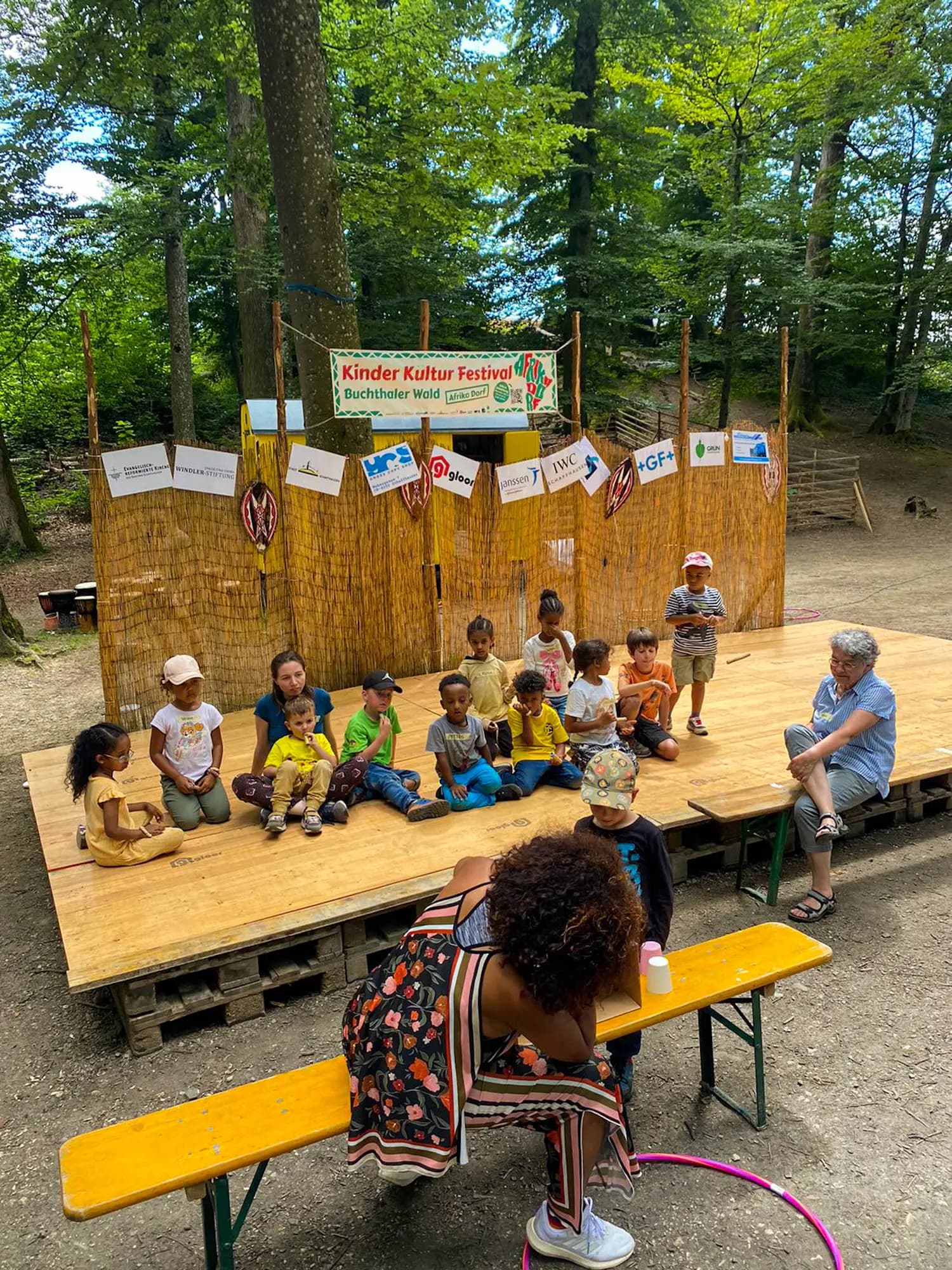 Kinder beim Festival
